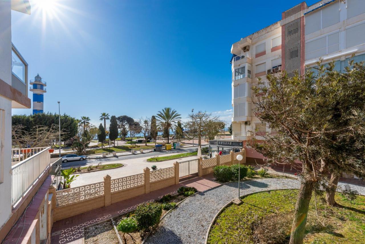 Seafront Apartment Торре-дель-Мар Екстер'єр фото