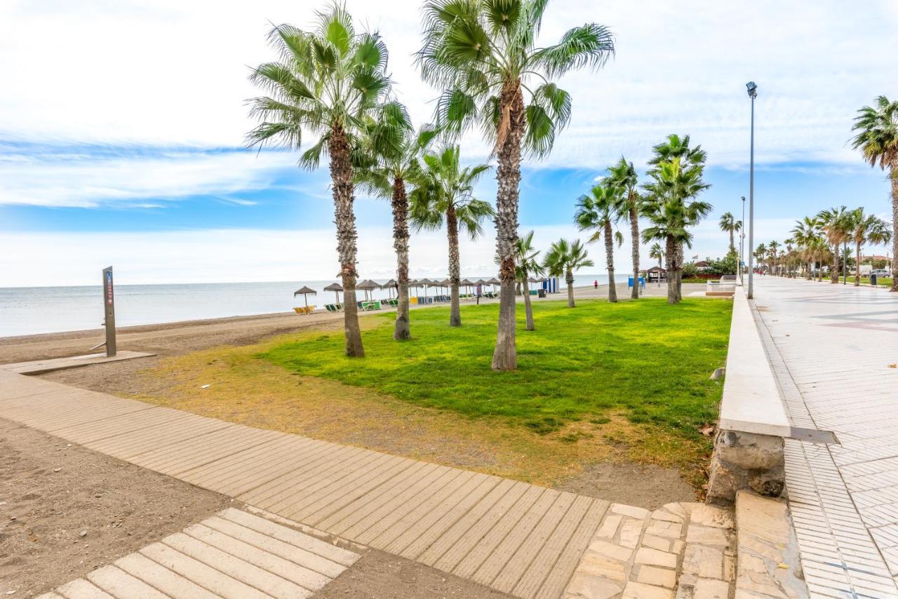 Seafront Apartment Торре-дель-Мар Екстер'єр фото