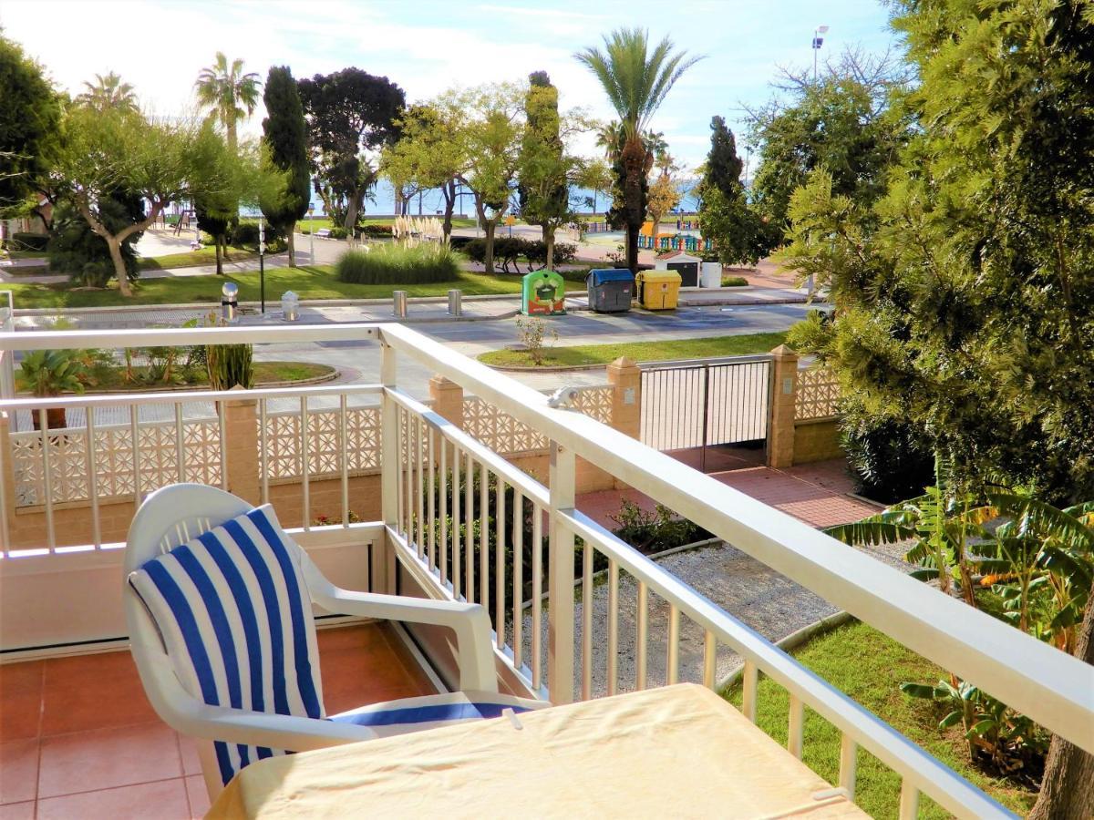 Seafront Apartment Торре-дель-Мар Екстер'єр фото